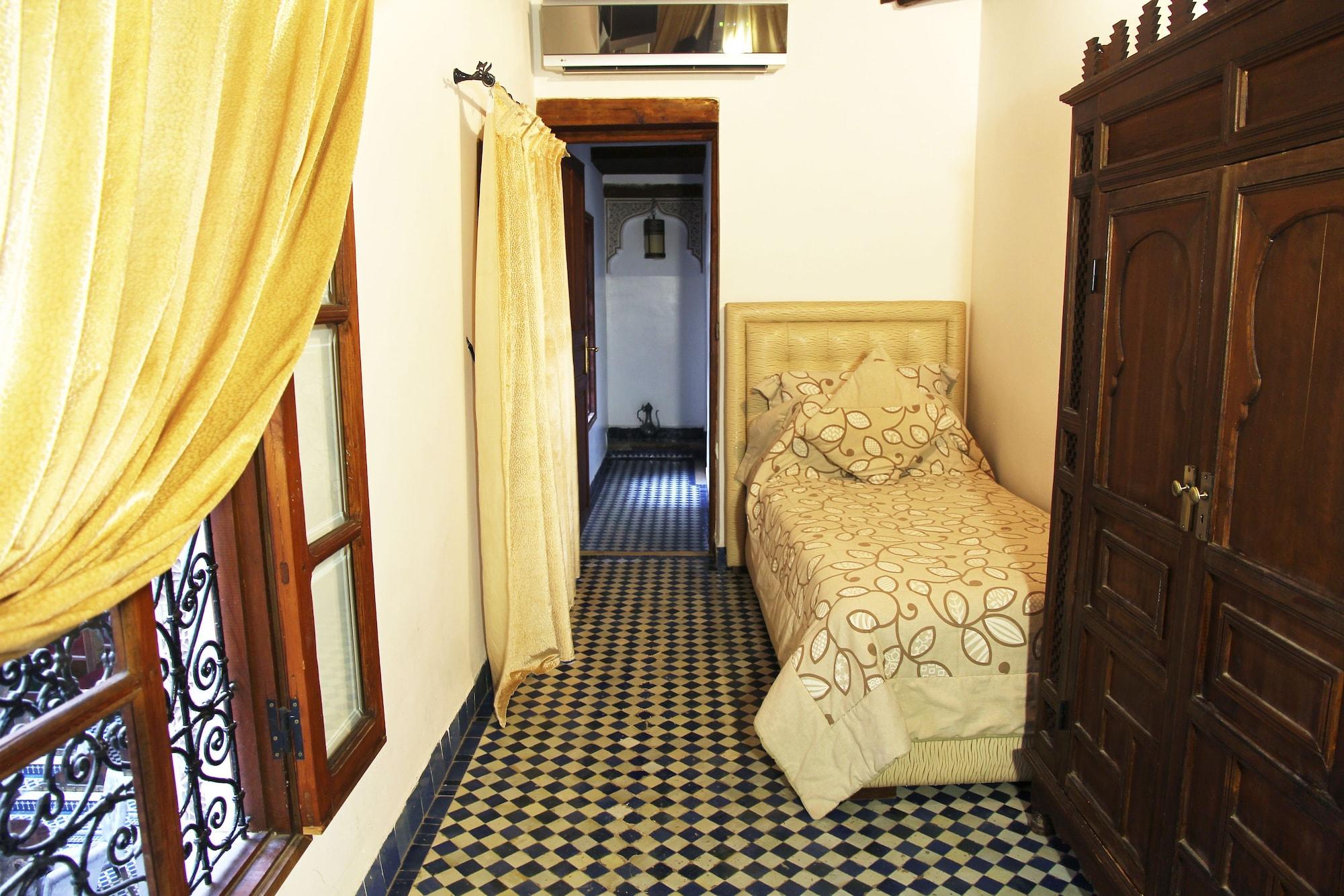Riad Alya Fes Luaran gambar