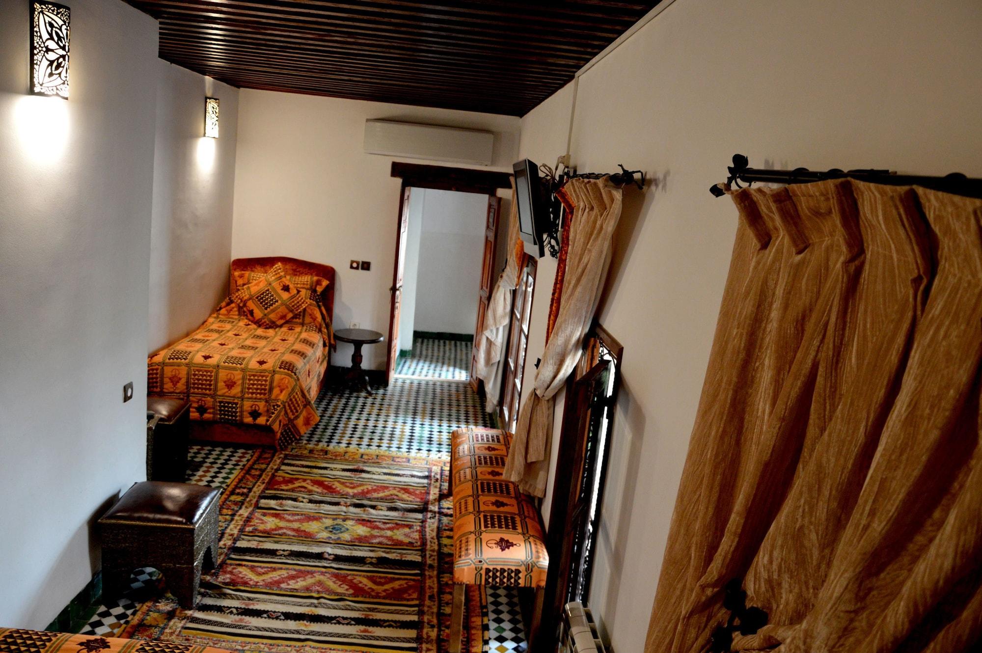 Riad Alya Fes Luaran gambar