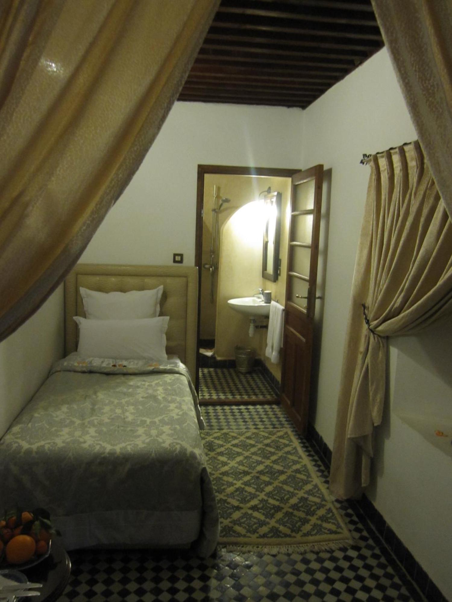 Riad Alya Fes Luaran gambar